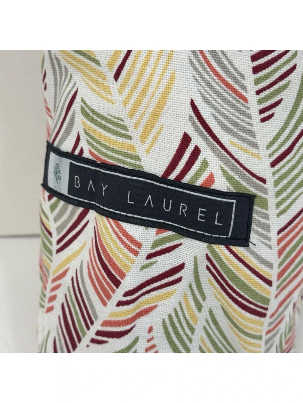 BAY LAUREL Turkish Beach Towel with Travel Bag 39 X 71 Quick Dry Sand Free Light